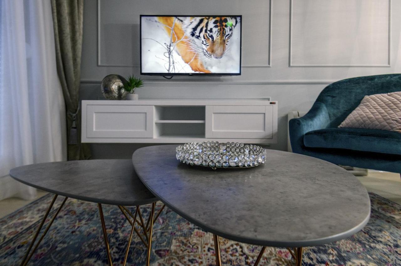 Divine Luxury Apartment Purple Zara Esterno foto