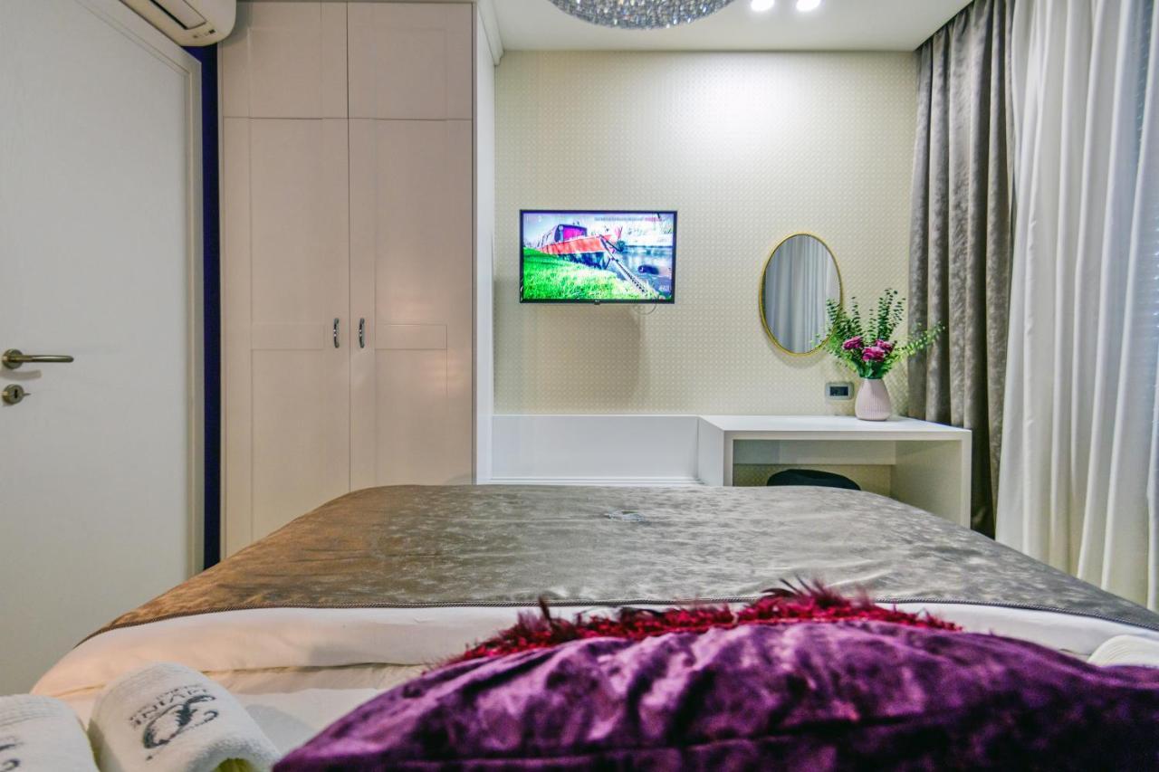 Divine Luxury Apartment Purple Zara Esterno foto