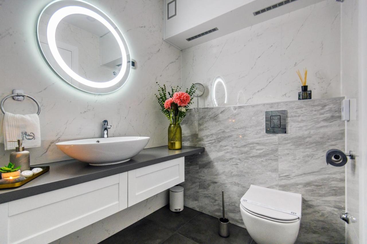 Divine Luxury Apartment Purple Zara Esterno foto